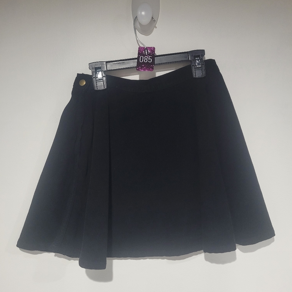 (085) NWT AMERICAN APPAREL RIGID CORDUROY SKIRT, MEDIUM